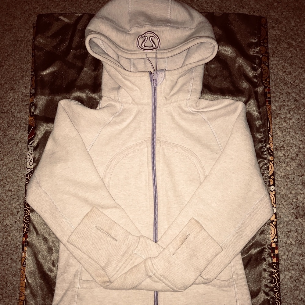 Lululemon scoop neck